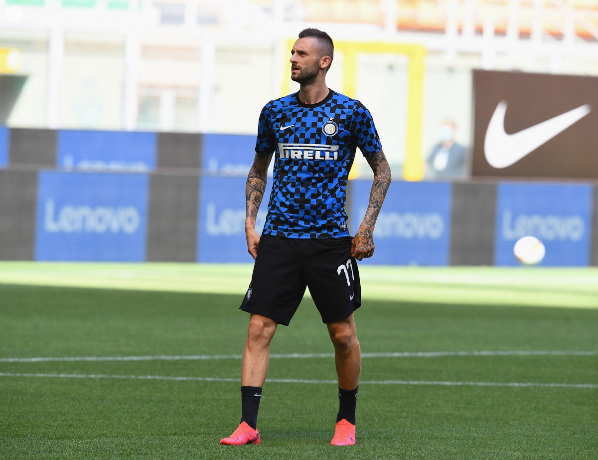 اینتر/هافبک کروات/Inter/Croat midfielder