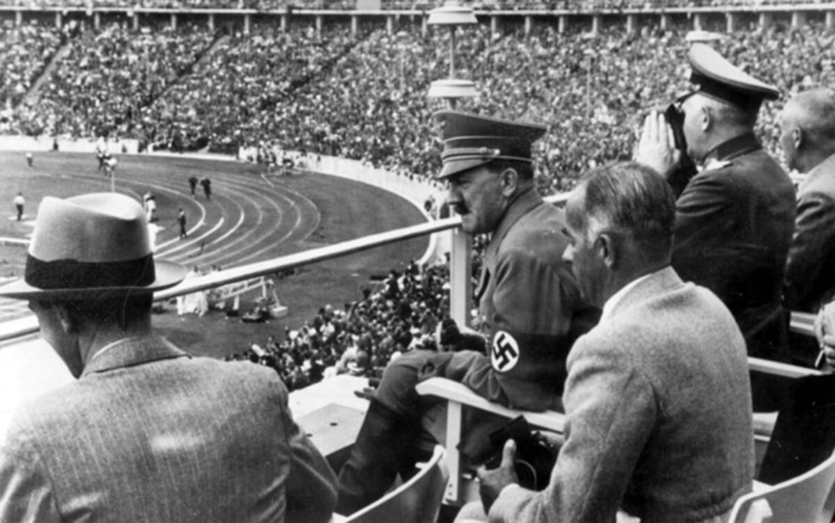 آدولف هیتلر-Adolf Hitler