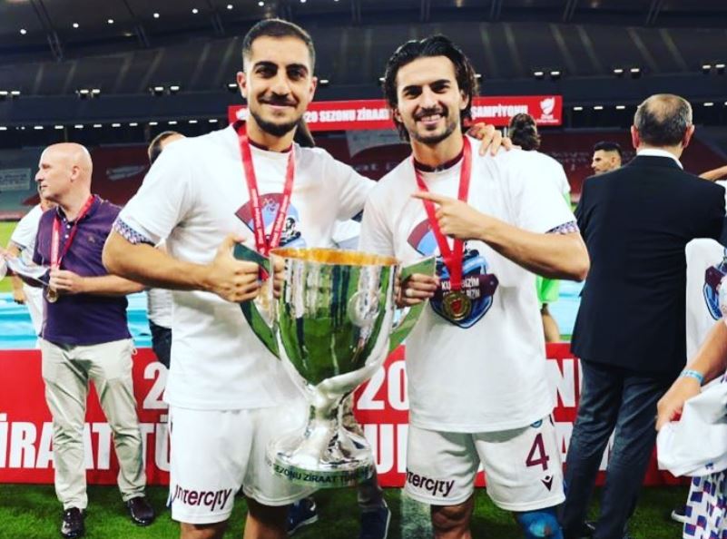 مجید حسینی و تیمش قهرمان جام حذفی شدند