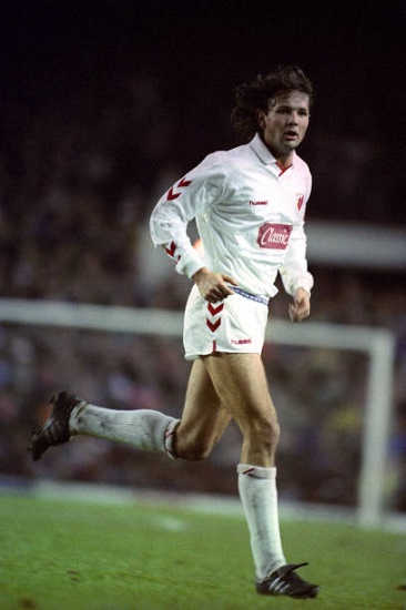 Red Star's Sinisa Mihajlovic v Manchester United